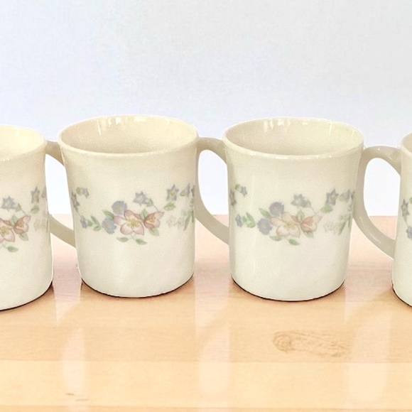 Vintage Arcopal Champetre France Floral Swirl Milk Glass Mugs. - Picture 1 of 5